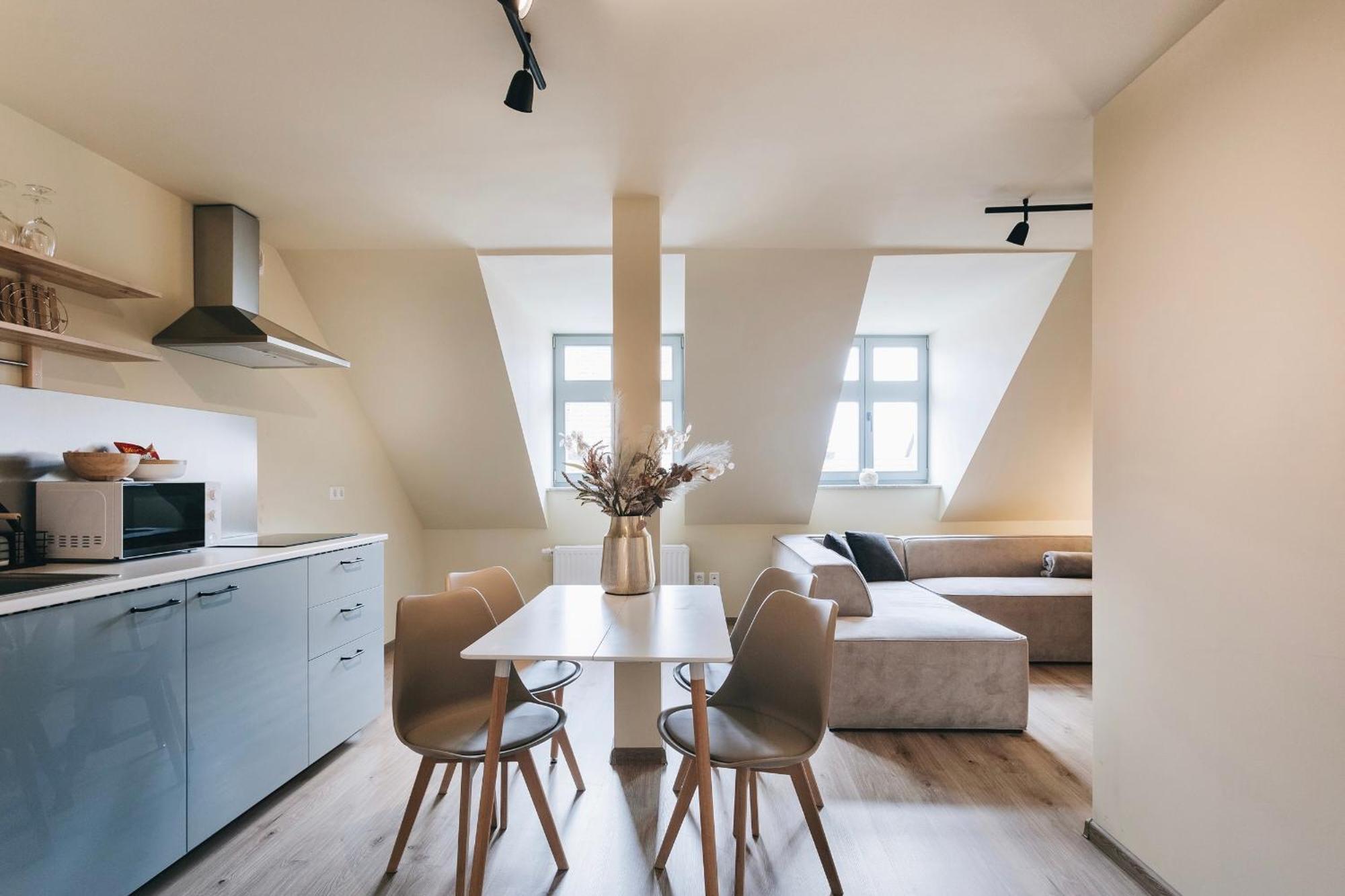 Idyllisch Zentral - Grosses Apartment Mit Historischem Flair Und Bergpanorama Löbau Exteriör bild